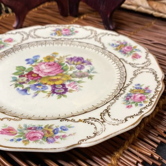 Antique Continental Ivory Germany Queens Bouquet 7.5" Plate - Picture 6 of 8